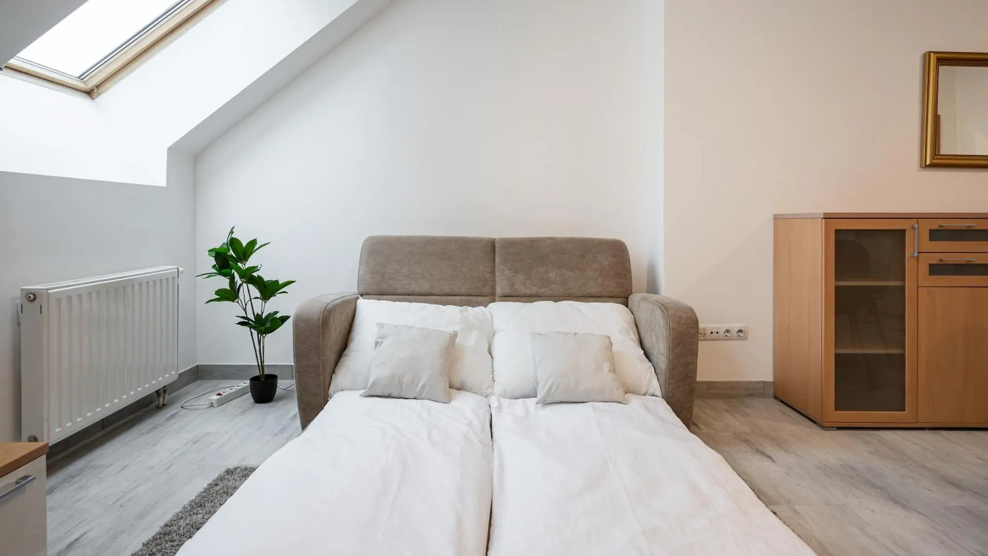 Apartment D16 - Gozsdu Garden Residence - Best Location By Bqa Budapest Hungary